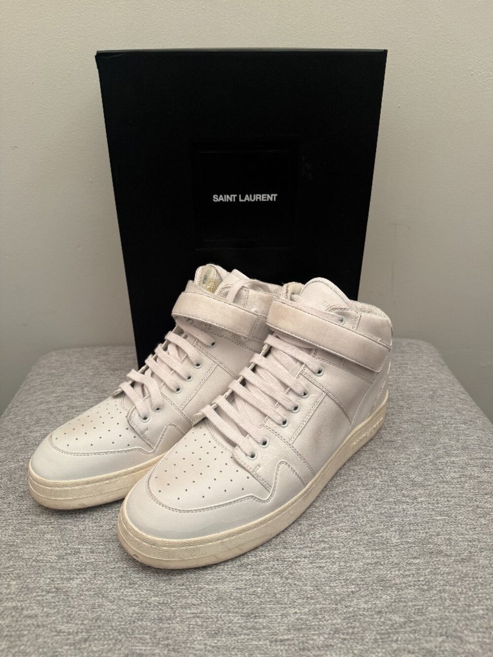 Yves Saint Laurent Lax Lace Up Sneakers - Off White - EU 44